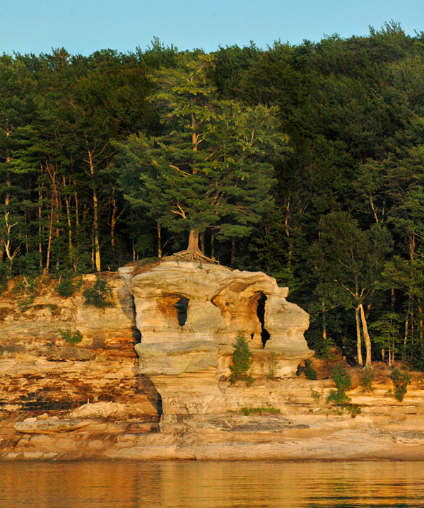 Mosquito Falls and Chapel Rock